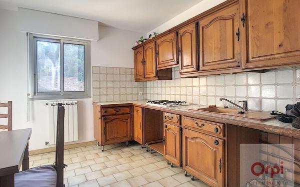 Appartement à louer    3 pièces •  Ajaccio