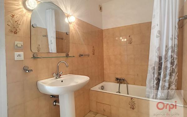 Appartement à louer    3 pièces •  Ajaccio