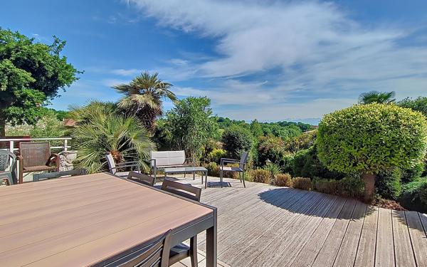 Maison à vendre    5 pièces •  Serres-Castet