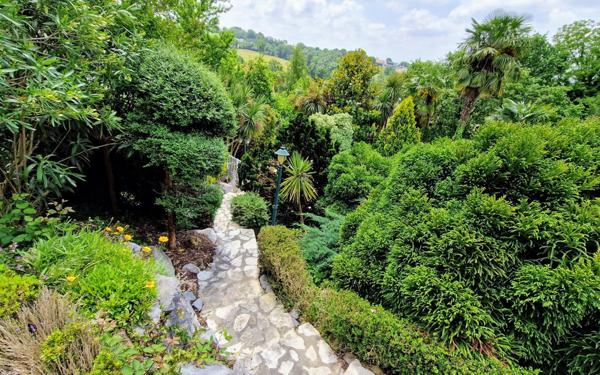 Maison à vendre    5 pièces •  Serres-Castet