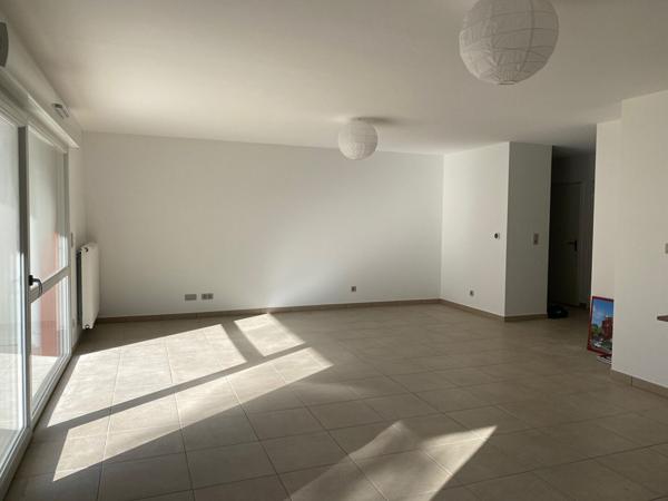 Appartement Peronnas 3 pièce(s) 64.31 m2