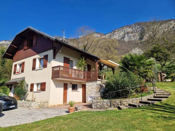 Aix'Plore immobilier vous propose cette maison de 5 pièces.