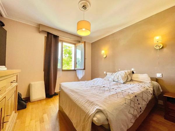 Aix'Plore immobilier vous propose cette maison de 5 pièces.