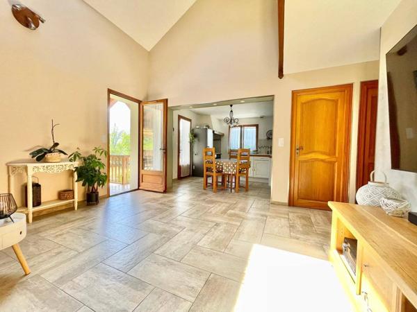 Aix'Plore immobilier vous propose cette maison de 5 pièces.