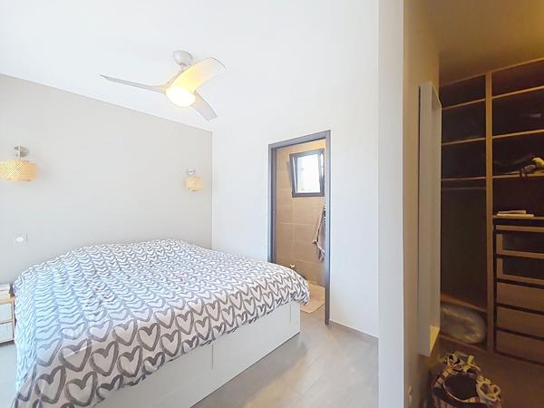 A vendre Maison de plain pied 4 chambres, mezzanine, piscine et garage