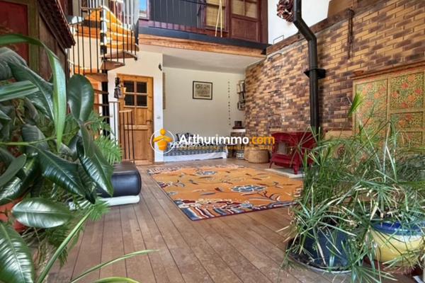 Vente                                                      Maison de village
                        
                                         230 m2                     à Eygliers