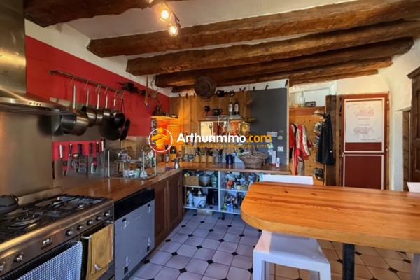 Vente                                                      Maison de village
                        
                                         230 m2                     à Eygliers