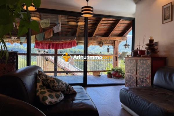 Vente                                                      Maison de village
                        
                                         230 m2                     à Eygliers