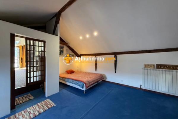 Vente                                                      Maison de village
                        
                                         230 m2                     à Eygliers