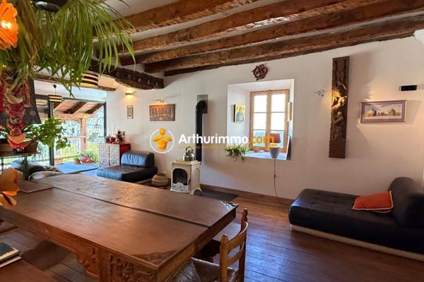 Vente                                                      Maison de village
                        
                                         230 m2                     à Eygliers