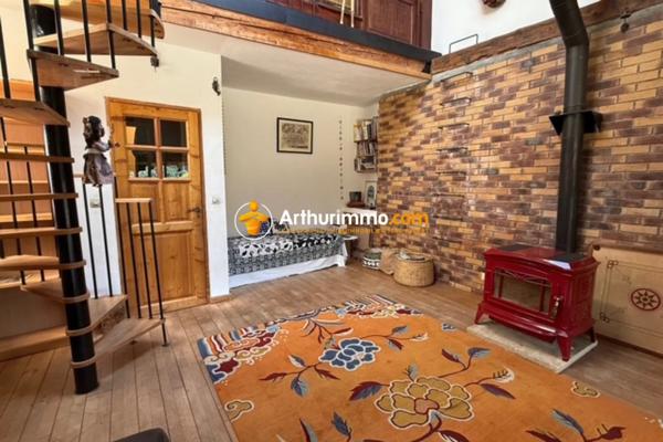 Vente                                                      Maison de village
                        
                                         230 m2                     à Eygliers