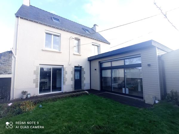 Maison de charme - 180 m2 avec garage - jardin , Bono