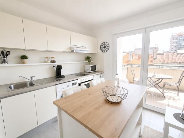 Appartement
         1 pièce
        - 37 m² 138 000 € *