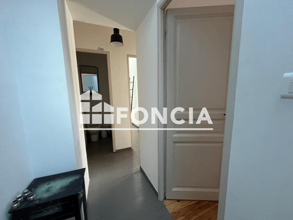Location Appartement meublé 3 pièces 76.06 m² - 26 RUE ROBERT Nimes 30000