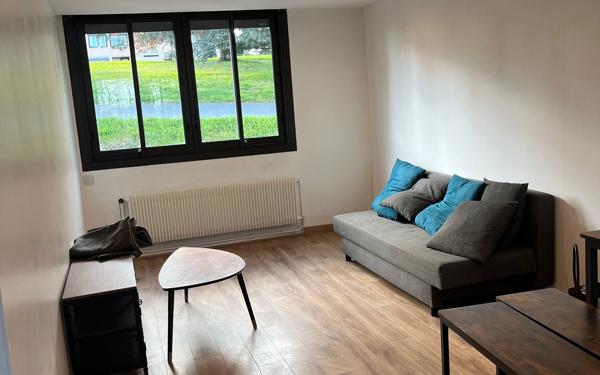 Appartement à louer    2 pièces •  Champagne-au-Mont-d'Or