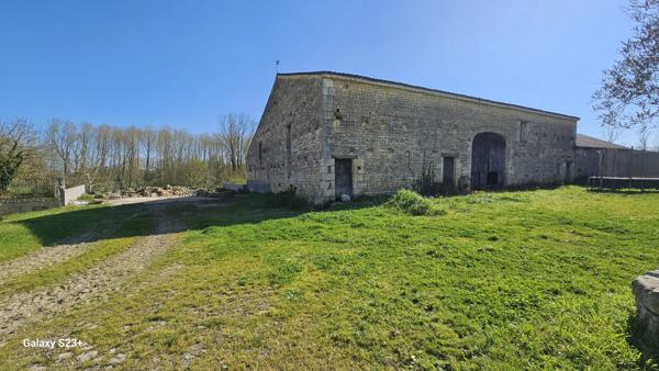 Ancienne - 4 pièces - 430 m²