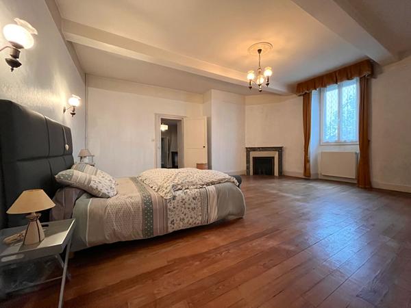 Maison de caractère 310 m² - 6 chambres - Dépendance 90 m² - Bordes Proche Safran