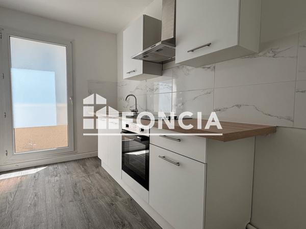 Location Appartement 3 pièces 60.6 m² - 26 A 34 RUE DE LA REPUBLIQUE Luce 28110