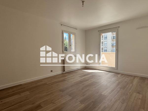 Location Appartement 3 pièces 60.6 m² - 26 A 34 RUE DE LA REPUBLIQUE Luce 28110
