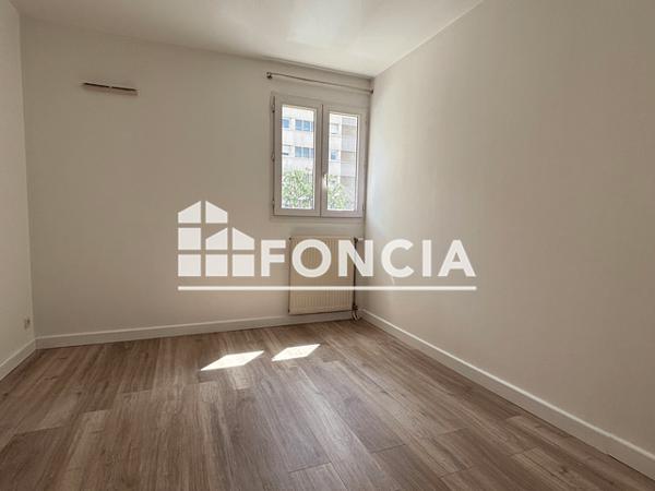 Location Appartement 3 pièces 60.6 m² - 26 A 34 RUE DE LA REPUBLIQUE Luce 28110
