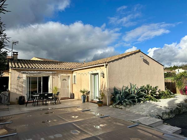 Maison avec piscine et double garage à Carcassonne