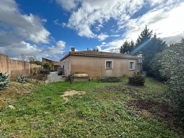 Maison avec piscine et double garage à Carcassonne