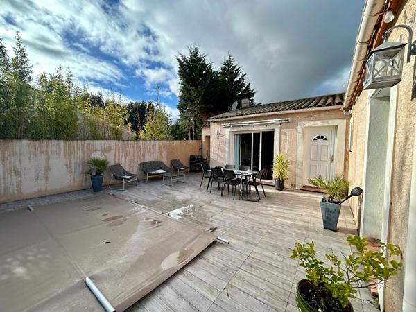 Maison avec piscine et double garage à Carcassonne