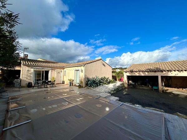 Maison avec piscine et double garage à Carcassonne