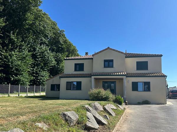 Spacieuse Maison avec Dépendance, LANESTER , Lanester