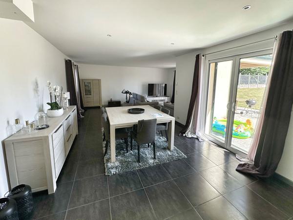 Spacieuse Maison avec Dépendance, LANESTER , Lanester