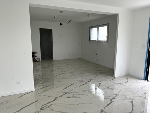 Maison neuve spacieuse, 5 chambres, garage et jardin , Kervignac
