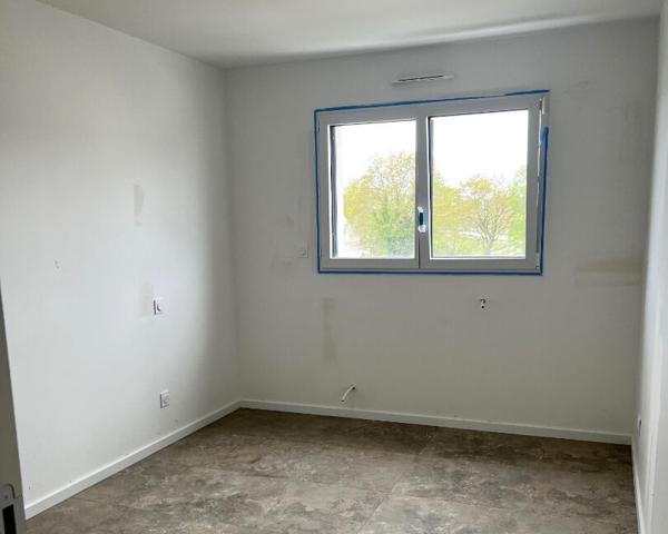 Maison neuve spacieuse, 5 chambres, garage et jardin , Kervignac
