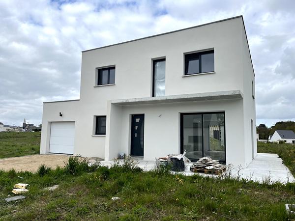 Maison neuve spacieuse, 5 chambres, garage et jardin , Kervignac