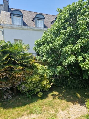 PROPRIÉTÉ DE VILLE AVEC STUDIOS-PLEIN CŒUR DE PONTIVY. Pontivy (56300)