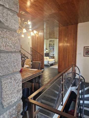 PROPRIÉTÉ DE VILLE AVEC STUDIOS-PLEIN CŒUR DE PONTIVY. Pontivy (56300)