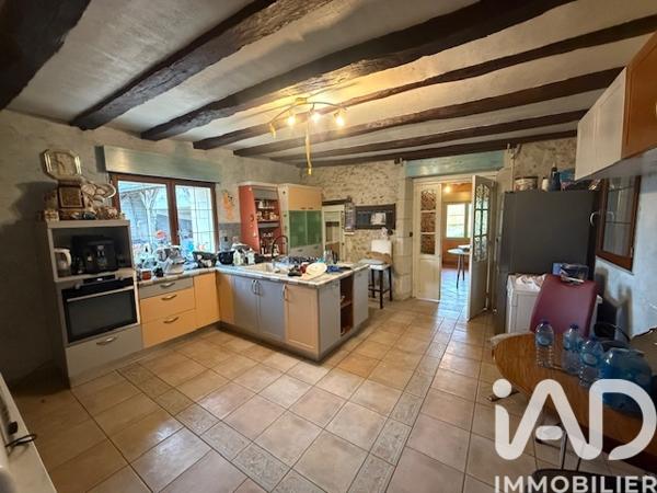 Maison à vendre 7 pièces 310 m² Rochecorbon