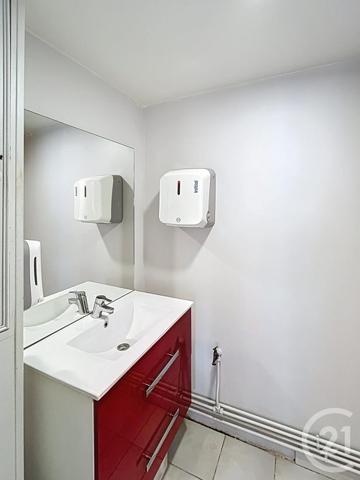 Appartement Local à vendre  3 pièces - 82,53 m2 GRISY SUISNES - 77