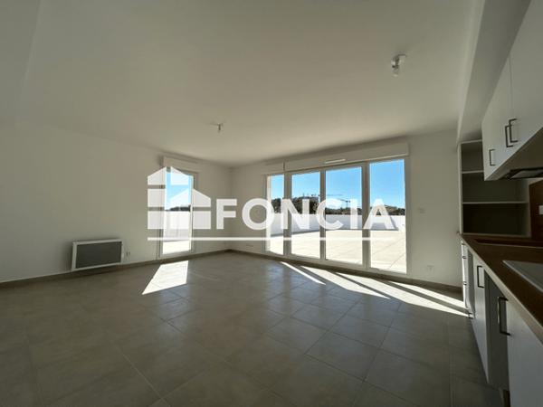 Location Appartement 5 pièces 100.3 m² - Istres 13800