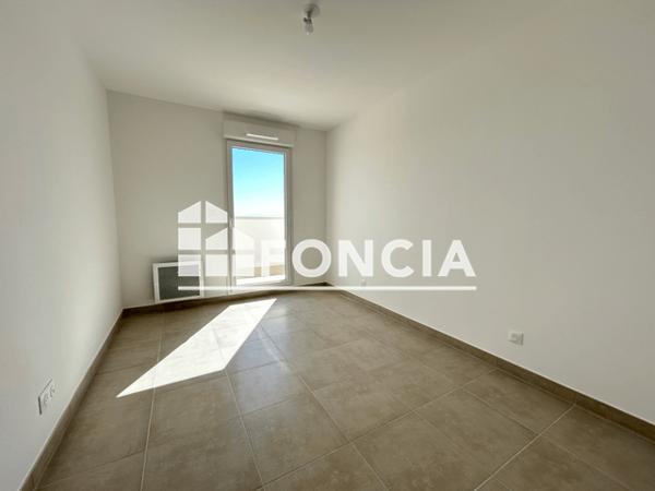 Location Appartement 5 pièces 100.3 m² - Istres 13800