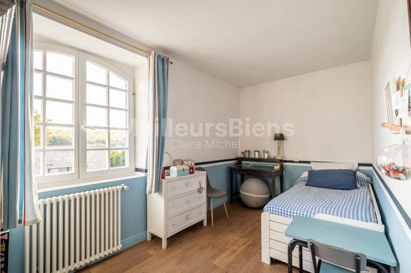 Maison de charme en parfait état, au calme et joli jardin.