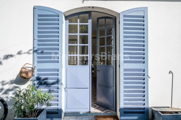 Maison de charme en parfait état, au calme et joli jardin.