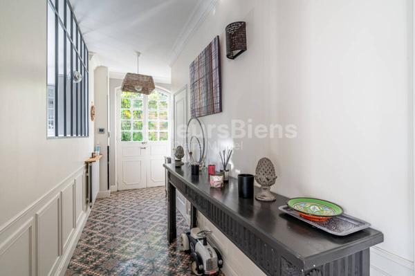 Maison de charme en parfait état, au calme et joli jardin.