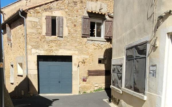 Maison à vendre    4 pièces •  Saint-André-de-Roquelongue