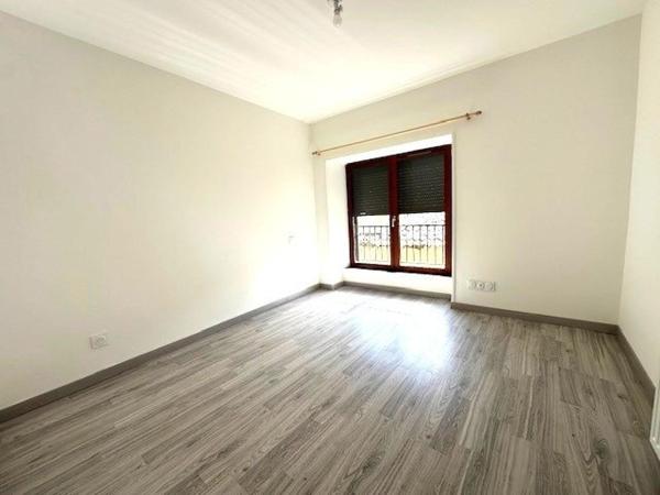 Immeuble 4 appartements- 24440  Beaumontois en Périgord.