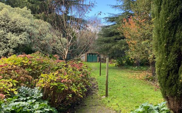 Maison à vendre    7 pièces •  Theix