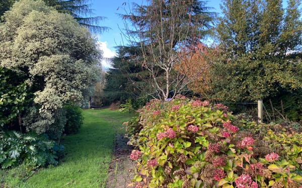 Maison à vendre    7 pièces •  Theix