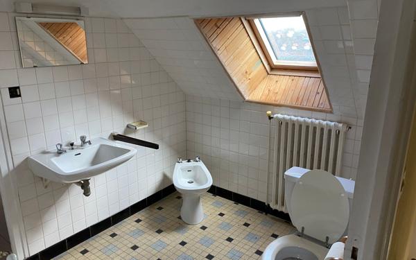 Maison à vendre    7 pièces •  Theix