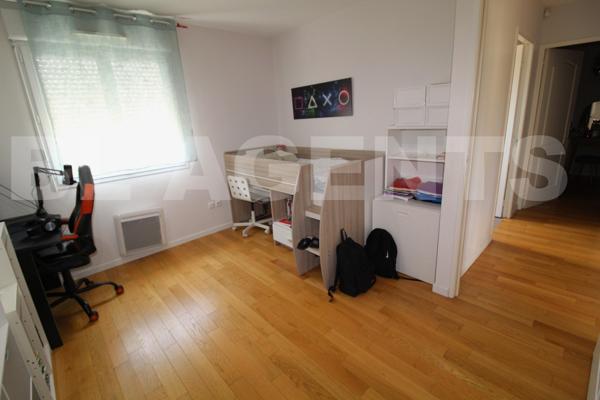 Maison familiale de 2019 à proximité de la vallée de la brosse