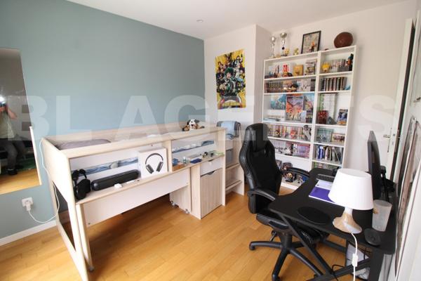 Maison familiale de 2019 à proximité de la vallée de la brosse