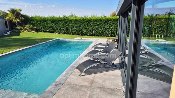 Villa contemporaine avec piscine